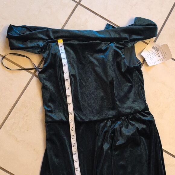 NWT After Six Draped Cuff Off-the-Shoulder Velvet Maxi Dress Pockets Evergreen 8 - Picture 10 of 15